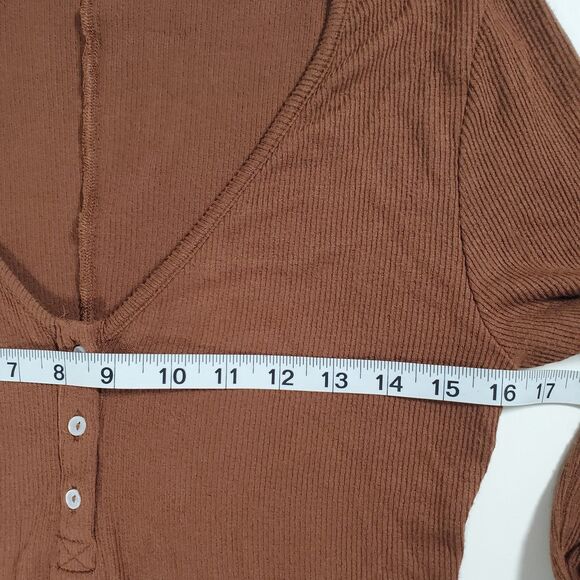 Free People Women's Shirt Medium Brown Long Sleeve Henley Ribbed V-Neck Basic - Picture 6 of 9
